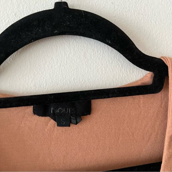 Revolve h:ours Anton Tan Crop Top - Picture 6 of 6